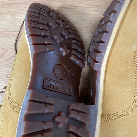NWT Timberland Boots. Size 7 - Picture 3 of 7